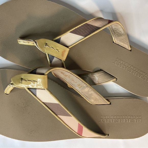 Burberry CHECK FLIP FLOP SANDALS SZ 41 - Picture 3 of 8